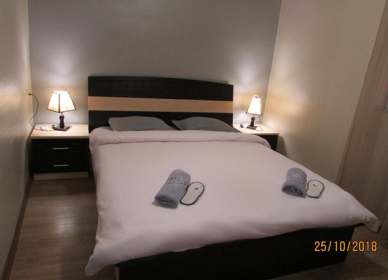 Hotel Monaco Tbiliszi Kültér fotó